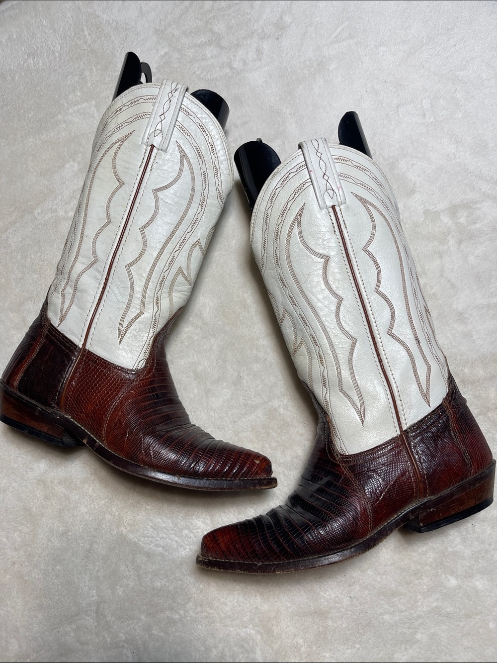 J.Chisholm Women's Two-Tone Western Cowgirl Boots in White & Brown Size 6